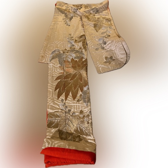 Vintage Japanese Wedding Kimono wear or wall art - Picture 11 of 11